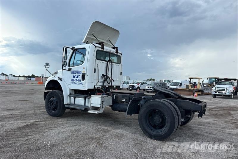 Freightliner M2 106 Tegljači