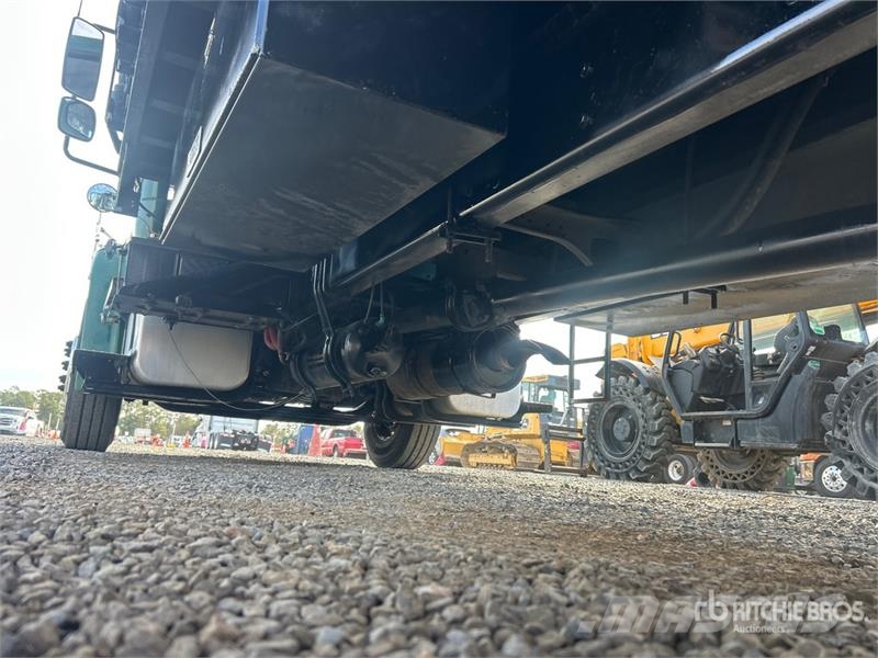 Freightliner M2 106 Platte bakwagens