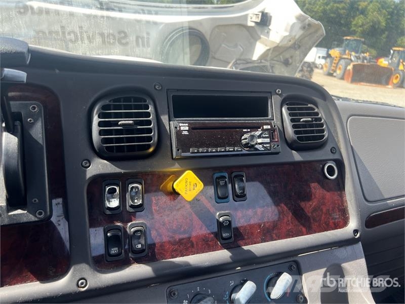 Freightliner M2 106 Cabine e interni