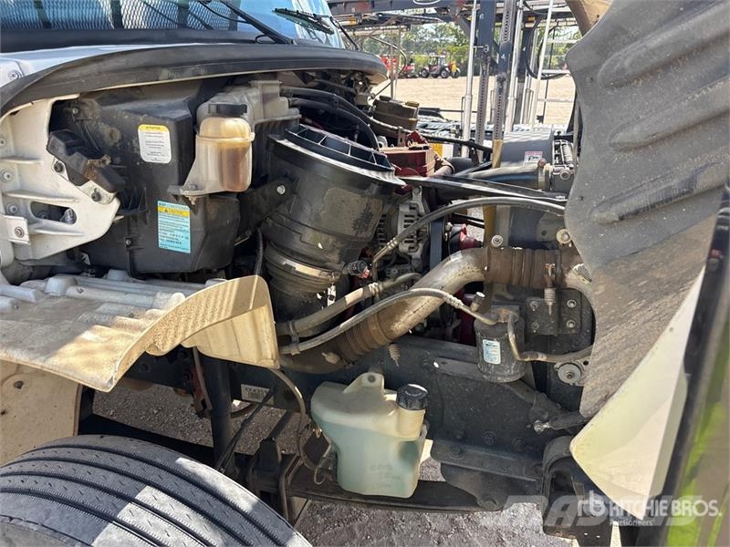 Freightliner M2 106 Pacēlāji uz automašīnas bāzes
