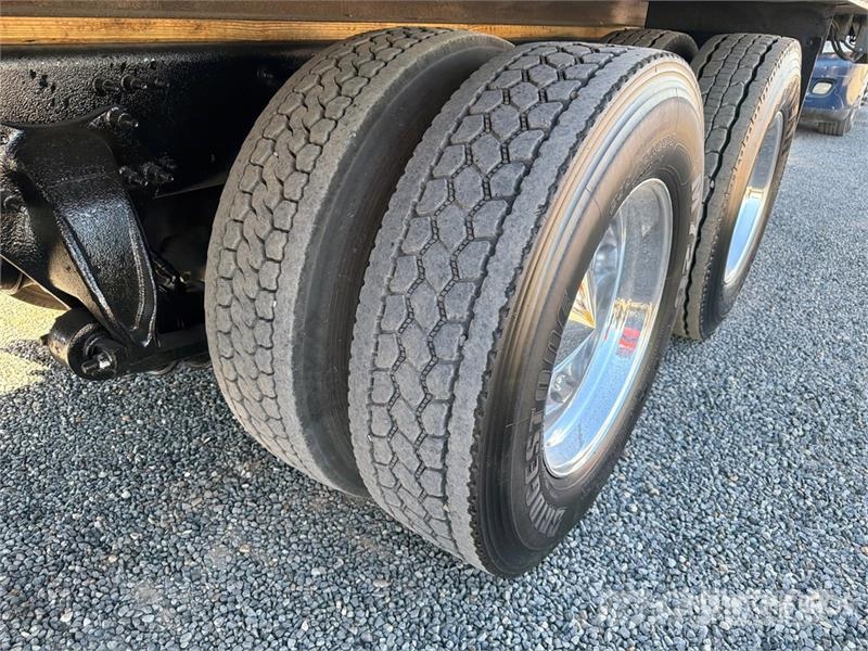 Freightliner M2 106 Isotermos y frigoríficos
