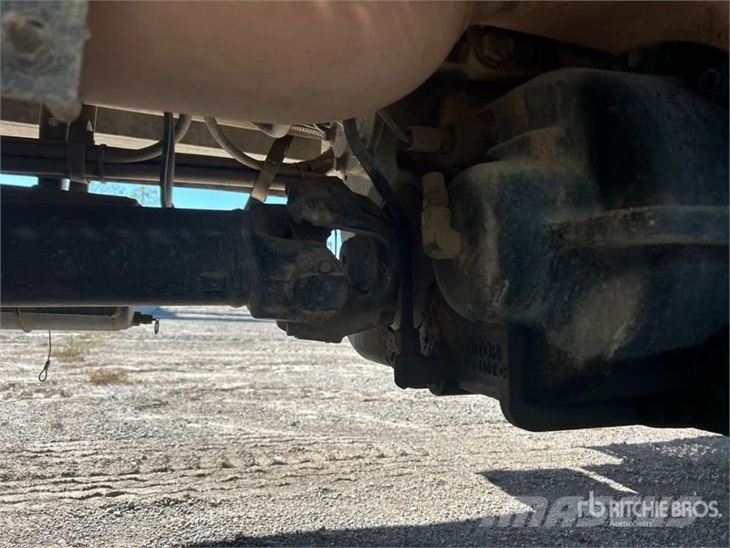 Freightliner M2 106 卡車裝載高空作業車