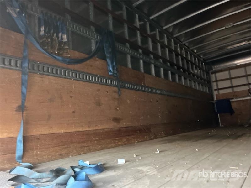 Freightliner M2 106 Фургони