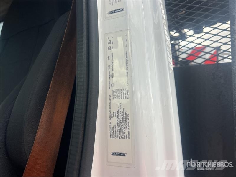 Freightliner M2 106 시립/다목적 차량