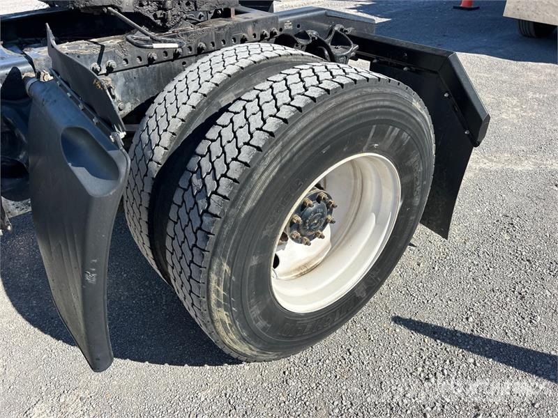 Freightliner M2 106 Tracteur routier