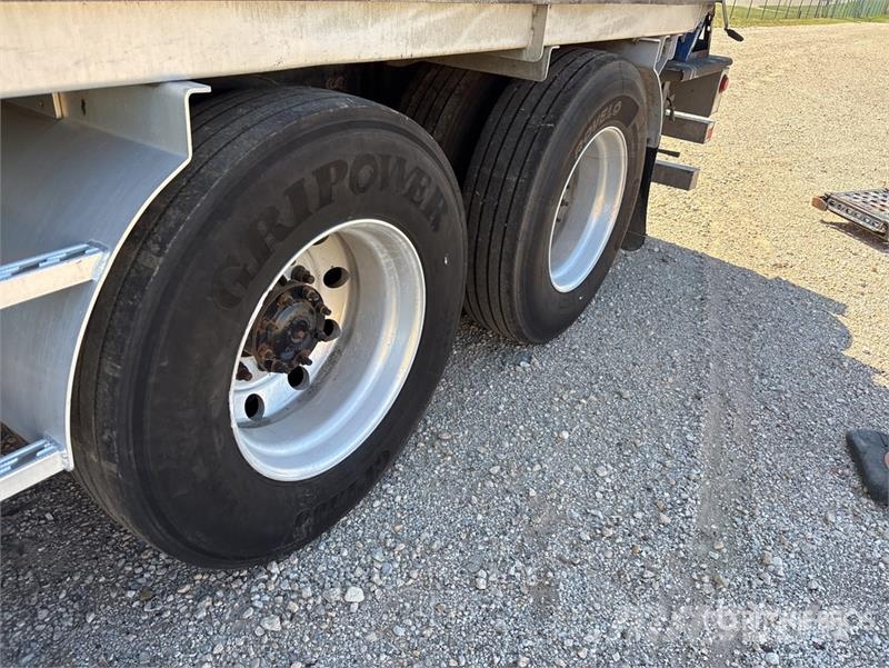 Freightliner M2 106 Camiones aspiradores/combi