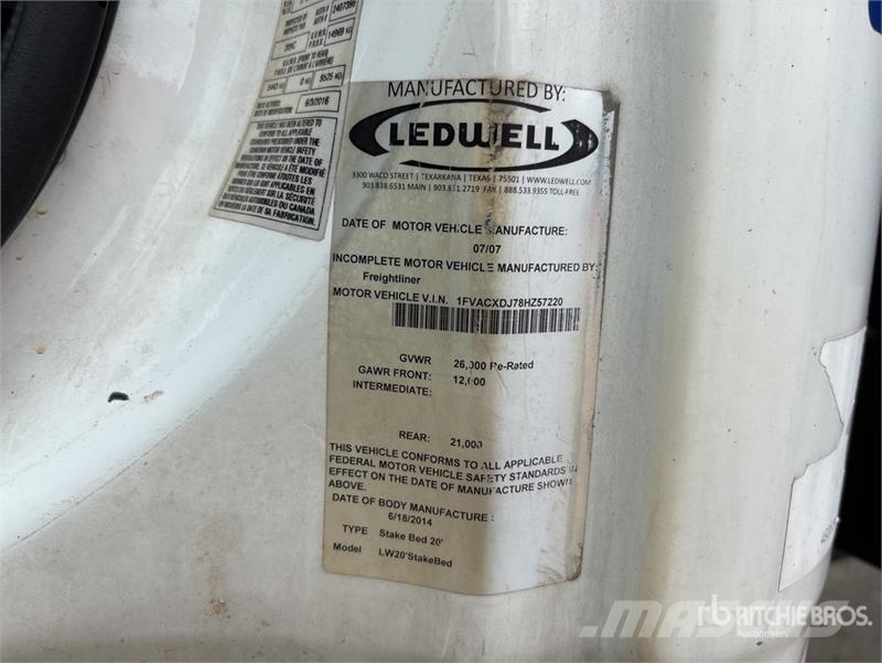 Freightliner M2 106 Camion con sponde ribaltabili