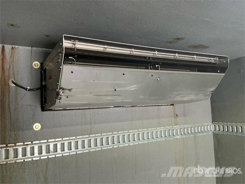 Freightliner M2 106 Грузовики-Рефрижераторы