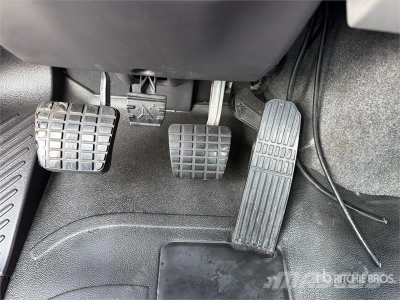 Freightliner M2 106 Camiones portacoches