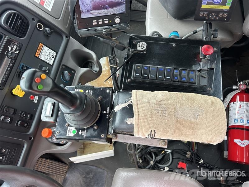 Freightliner M2 106 Camion poubelle
