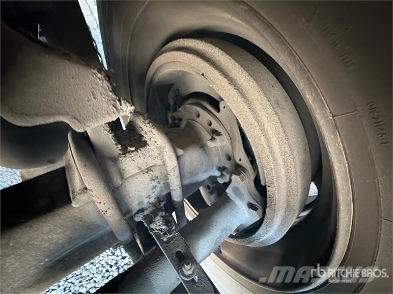 Freightliner M2 106 Isotermos y frigoríficos