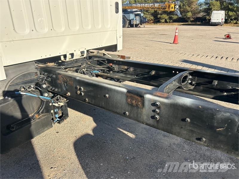 Freightliner M2 106 كابينة والداخلية