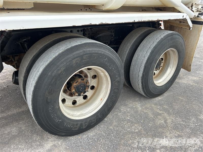 Freightliner M2 106 Camion poubelle