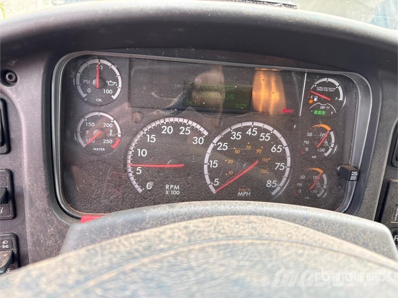 Freightliner M2 106 Kravas automašīnas - refrižeratori