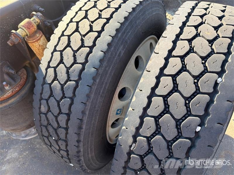 Freightliner M2 106 Camiones portacoches