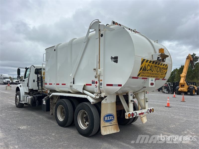 Freightliner M2 106 Camion poubelle