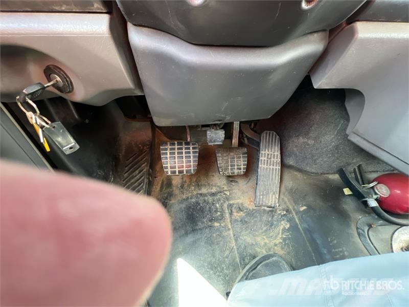 Freightliner M2 106 Camiones con caja de remolque