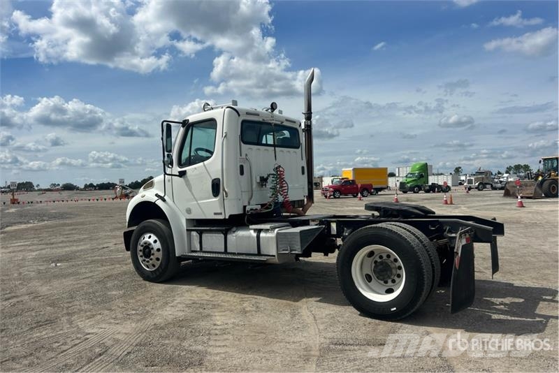 Freightliner M2 106 Sattelzugmaschinen