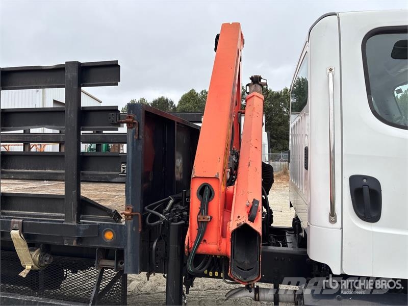 Freightliner M2 106 Autogru