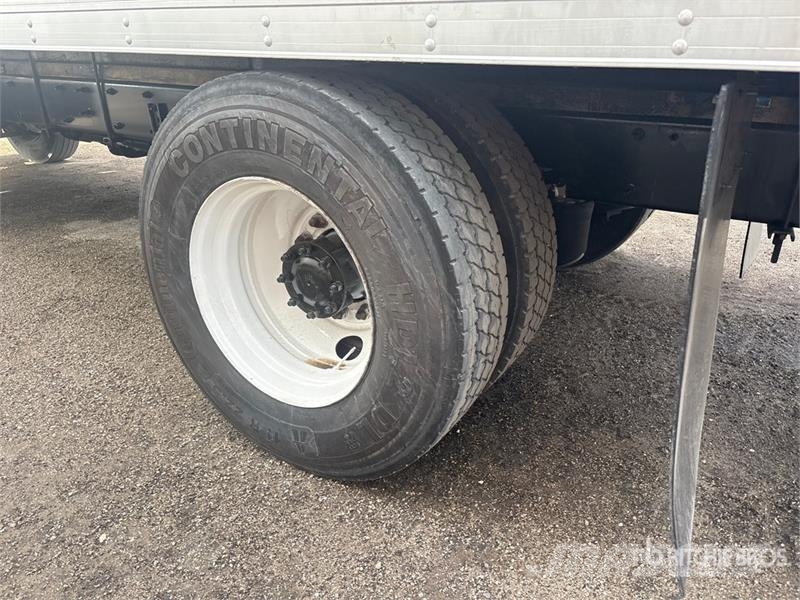Freightliner M2 106 Dobozos teherautók