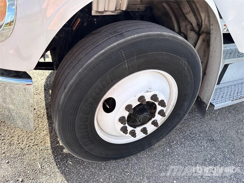 Freightliner M2 106 Camiões caixa temperatura controlada