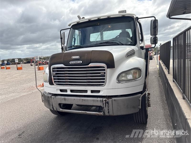 Freightliner M2 106 Kravas automašinas konteineru vedeji