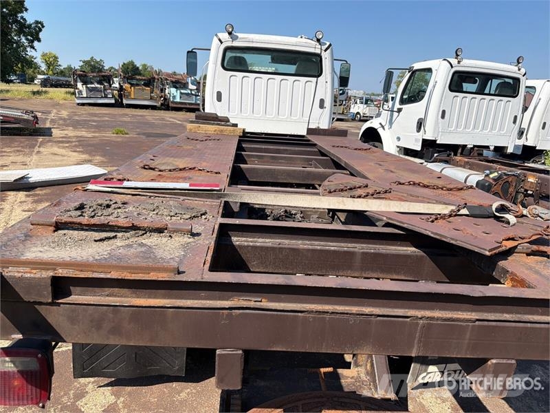 Freightliner M2 106 Camiones portacoches