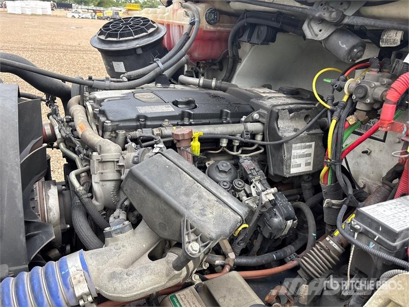 Freightliner M2 106 Грузовики-Рефрижераторы