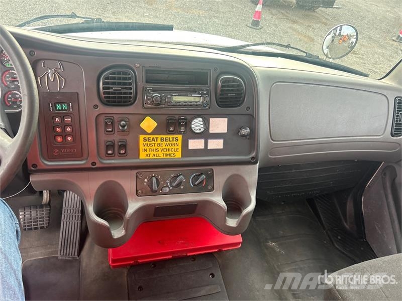 Freightliner M2 106 Flatbed / Dropside trucks