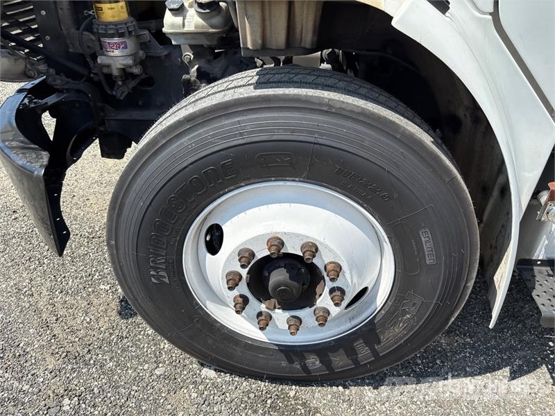 Freightliner M2 106 Isotermos y frigoríficos