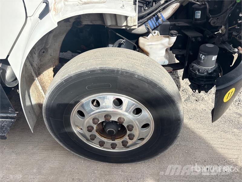Freightliner M2 106 وحدات الجر