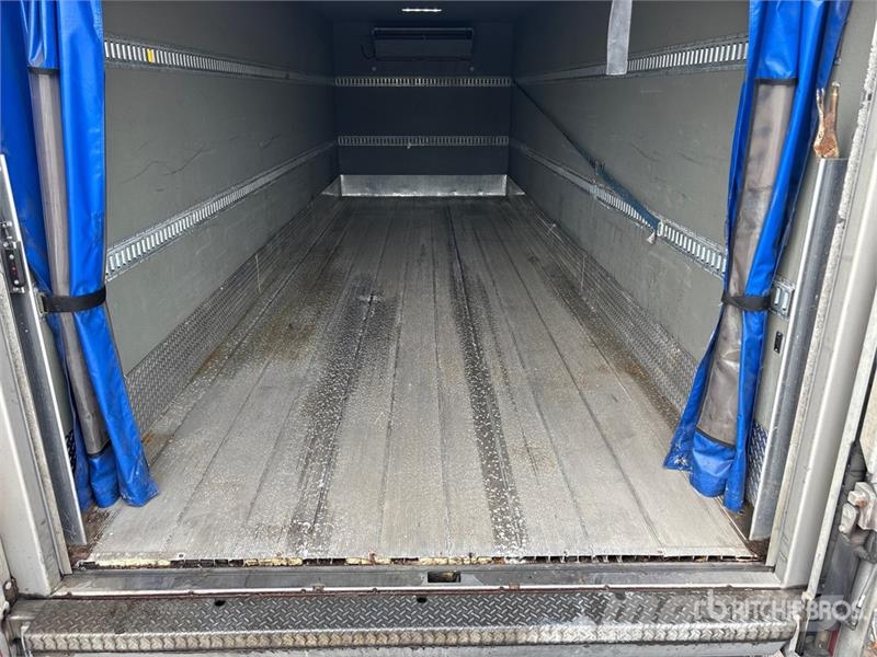 Freightliner M2 106 Грузовики-Рефрижераторы