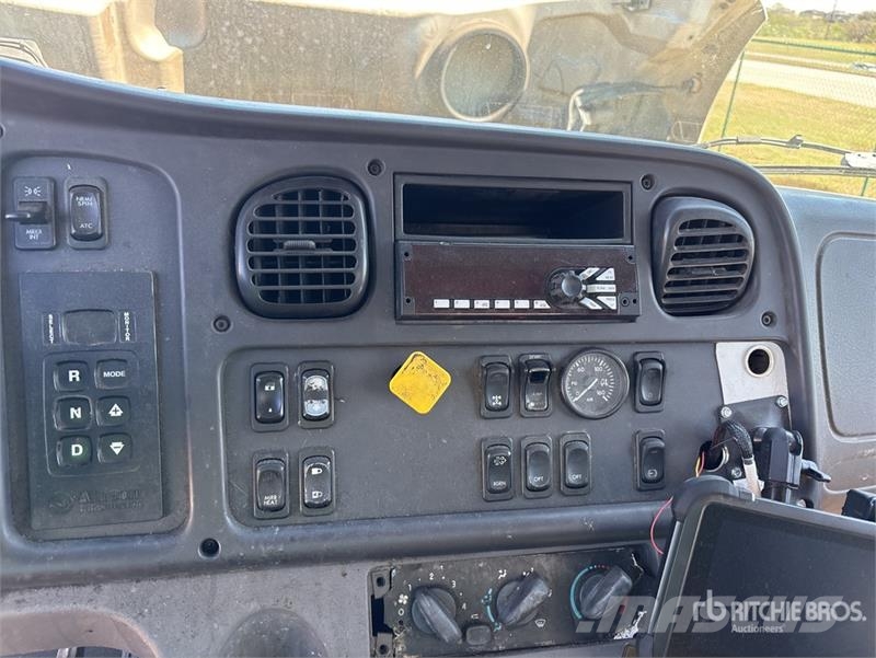 Freightliner M2 106 Camiones aspiradores/combi