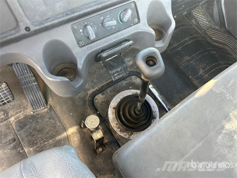 Freightliner M2 106 كابينة والداخلية
