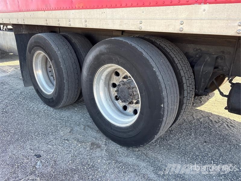 Freightliner M2 106 Temperature controlled trucks