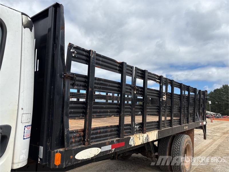Freightliner M2 106 Camion con sponde ribaltabili