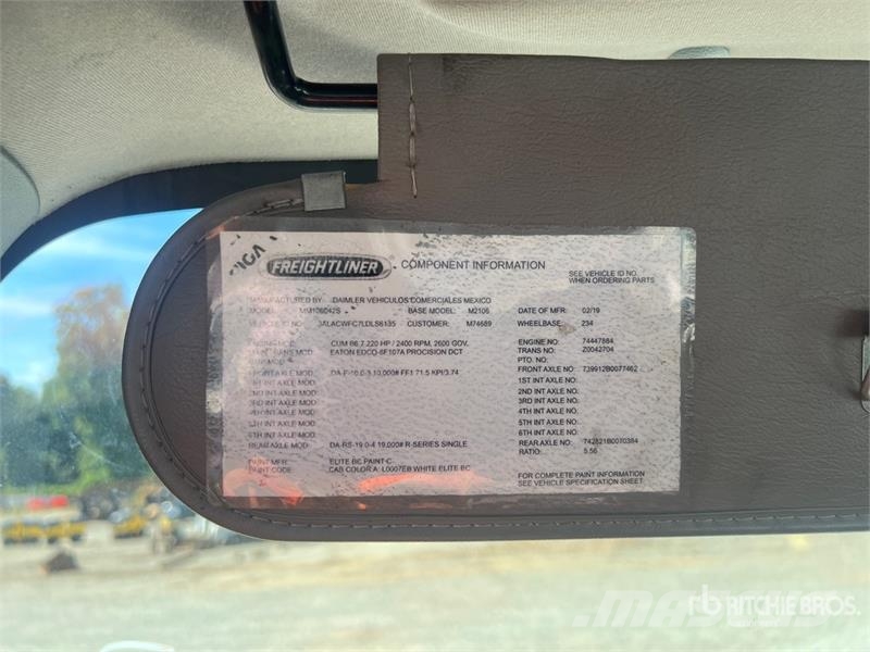 Freightliner M2 106 Cabine e interni