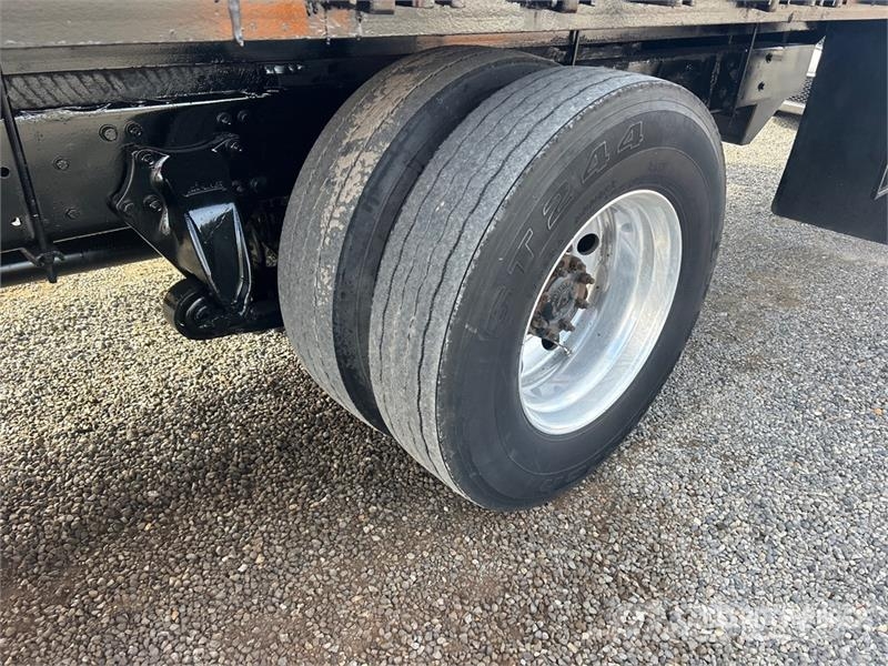 Freightliner M2 106 Platte bakwagens