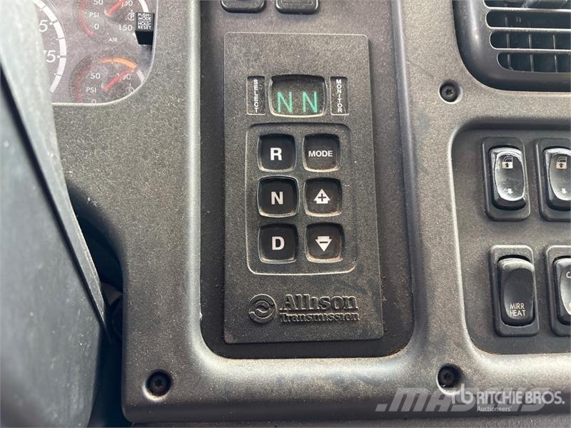 Freightliner M2 106 Kravas automašīnas - refrižeratori
