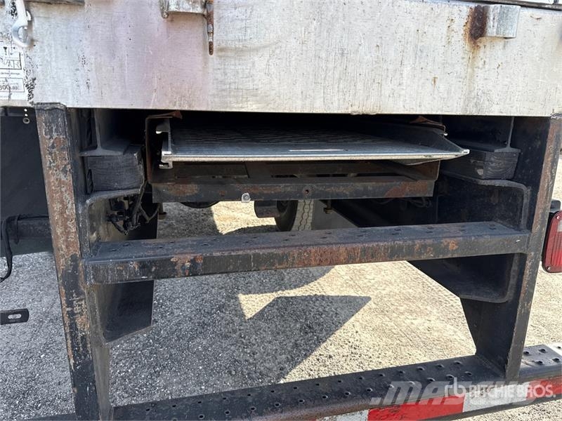 Freightliner M2 106 Camiões caixa temperatura controlada