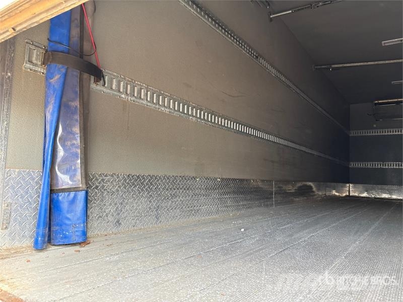 Freightliner M2 106 Kravas automašīnas - refrižeratori
