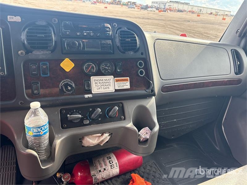 Freightliner M2 106 Caminhões com temperatura controlada