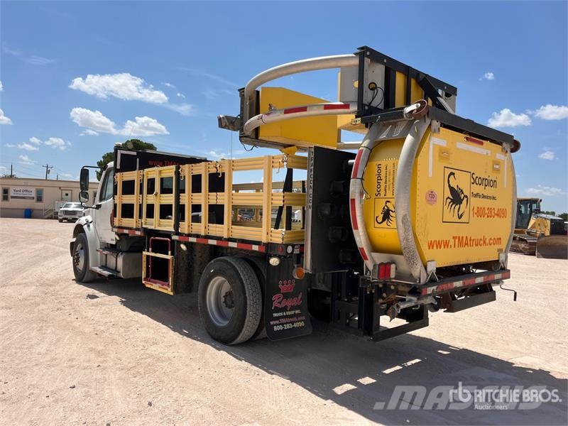 Freightliner M2 106 Komunálne / Multi-úžitkové vozidlá