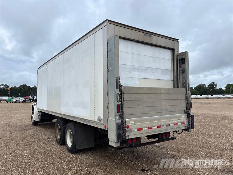 Freightliner M2 106 Грузовики-Рефрижераторы