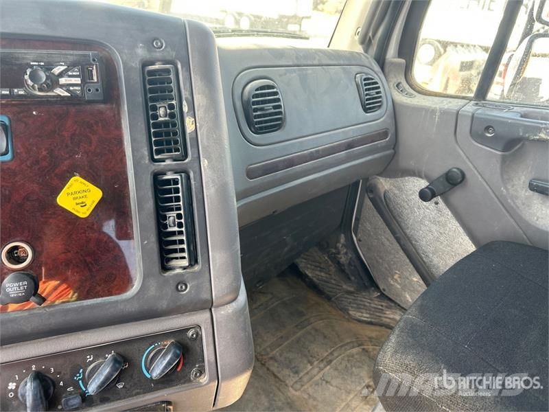 Freightliner M2 106 Camiões de sonda de perfuração móvel