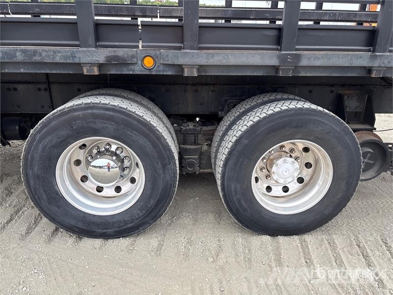 Freightliner M2 106 Autogru