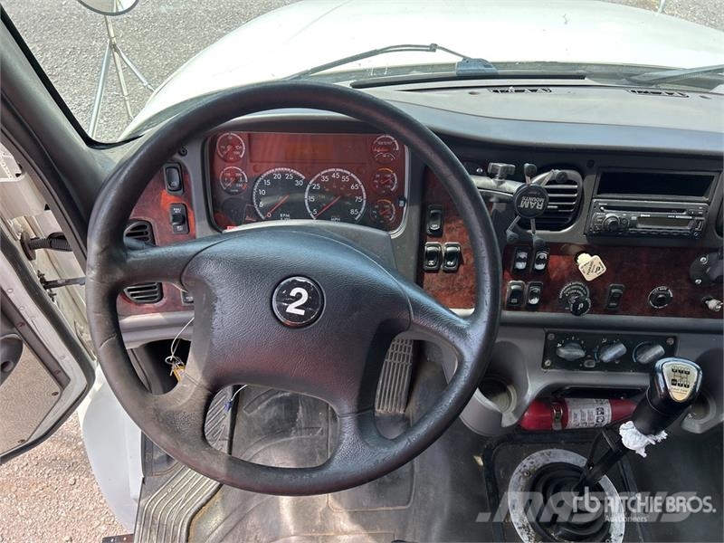 Freightliner M2 106 Furgons
