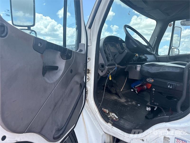Freightliner M2 106 Caminhões com temperatura controlada