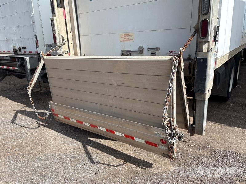 Freightliner M2 106 Kravas automašīnas - refrižeratori