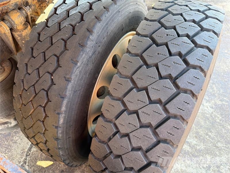 Freightliner M2 106 Camiones portacoches